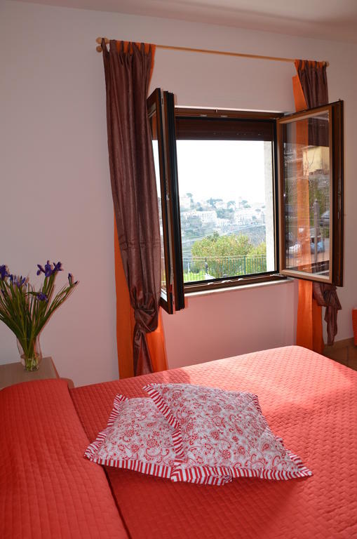 Pinguino B&B Скала Номер фото